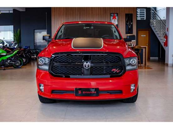 RAM-CLASSIC-5.7 V8 GASOLINA R/T CD 4X4 AUTOMÁTICO RAM-CLASSIC-2023
