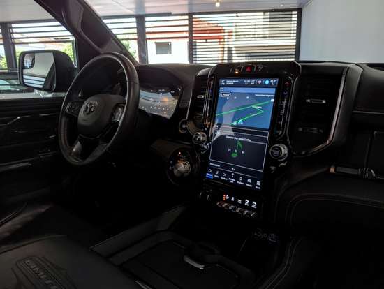 RAM-1500-5.7 V8 GASOLINA LIMITED NIGHT EDITION CD 4X4 AUTOMÁTICO RAM-1500-2023