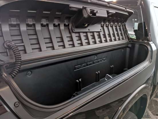 RAM-1500-5.7 V8 GASOLINA LIMITED NIGHT EDITION CD 4X4 AUTOMÁTICO RAM-1500-2023