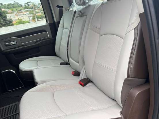 RAM-2500-6.7 I6 TURBO DIESEL LARAMIE CD 4X4 AUTOMÁTICO RAM-2500-2026
