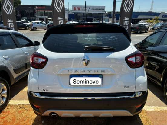 RENAULT-CAPTUR-2021