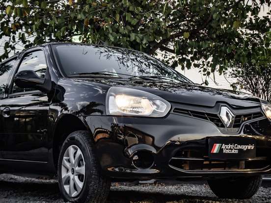 RENAULT-CLIO-2015