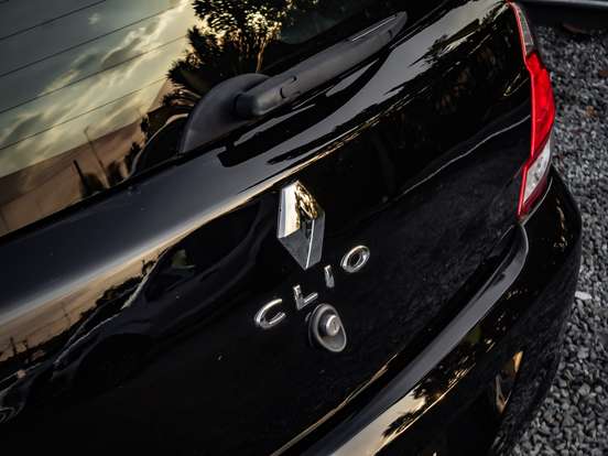 RENAULT-CLIO-1.0 EXPRESSION 16V FLEX 4P MANUAL RENAULT-CLIO-2015