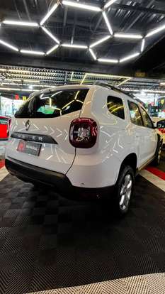 RENAULT-DUSTER-2023