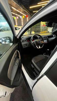 RENAULT-DUSTER-2023