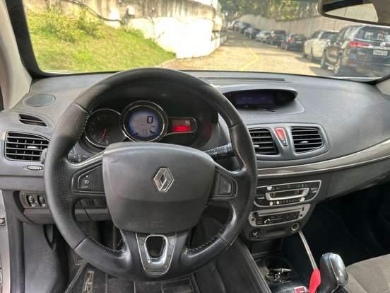 RENAULT-FLUENCE-2015