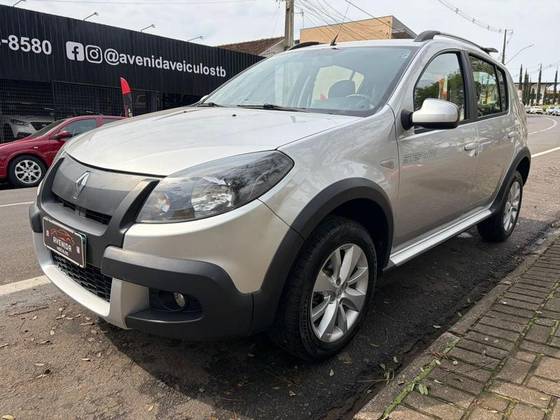 RENAULT SANDERO 1.6 STEPWAY 16V FLEX 4P AUTOMÁTICO