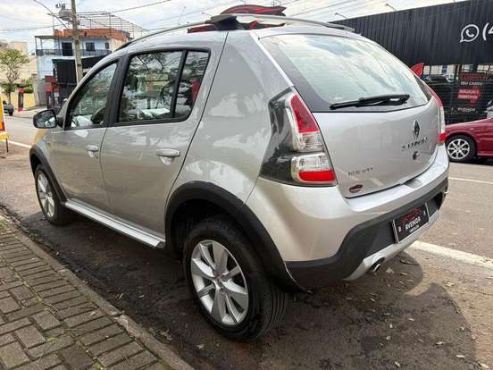 RENAULT-SANDERO-1.6 STEPWAY 16V FLEX 4P AUTOMÁTICO RENAULT-SANDERO-2012
