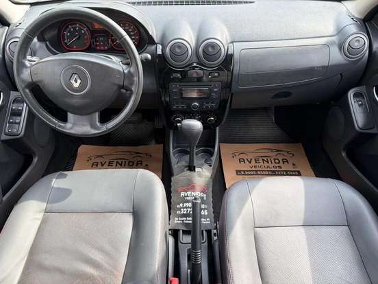 RENAULT-SANDERO-2012