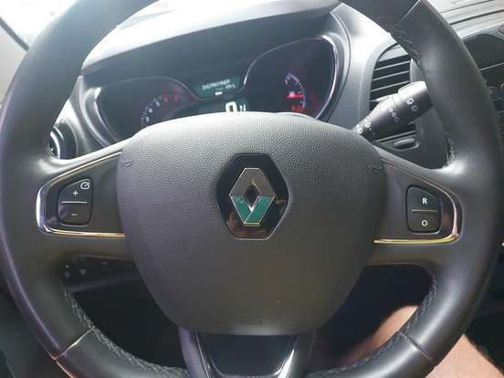 RENAULT-CAPTUR-2017