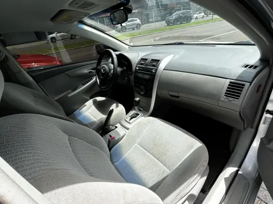 TOYOTA COROLLA 1.8 GLI 16V FLEX 4P AUTOMÁTICO
