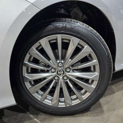 TOYOTA-COROLLA-2025