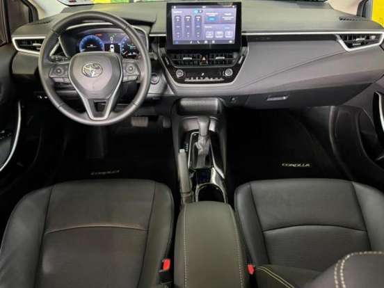 TOYOTA-COROLLA-2025