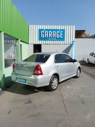 TOYOTA-ETIOS-2017