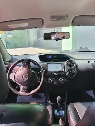 TOYOTA-ETIOS-1.5 XLS 16V FLEX 4P AUTOMÁTICO TOYOTA-ETIOS-2017