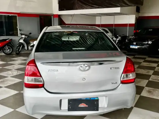 TOYOTA-ETIOS-1.5 XLS SEDAN 16V FLEX 4P MANUAL TOYOTA-ETIOS-2014