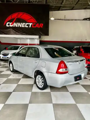 TOYOTA-ETIOS-1.5 XLS SEDAN 16V FLEX 4P MANUAL TOYOTA-ETIOS-2014