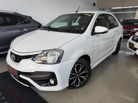TOYOTA ETIOS 1.5 PLATINUM SEDAN 16V FLEX 4P AUTOMÁTICO