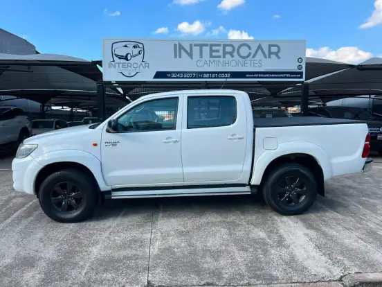 TOYOTA-HILUX-2.7 SR 4X2 CD 16V FLEX 4P AUTOMÁTICO TOYOTA-HILUX-2015