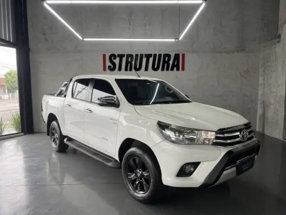 TOYOTA HILUX 2.7 SRV 4X2 CD 16V FLEX 4P AUTOMÁTICO TOYOTA HILUX 2.7 SRV 4X2 CD 16V FLEX 4P AUTOMÁTICO