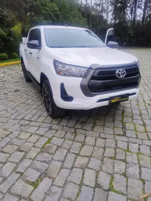 TOYOTA-HILUX-2024