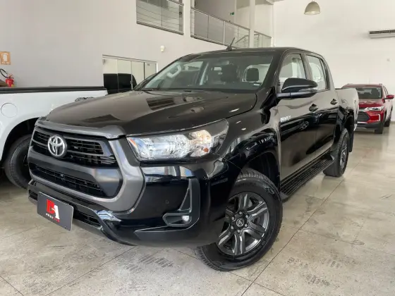 TOYOTA HILUX 2.8 D-4D TURBO DIESEL CD SR 4X4 AUTOMÁTICO TOYOTA HILUX 2.8 D-4D TURBO DIESEL CD SR 4X4 AUTOMÁTICO