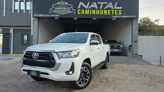 TOYOTA HILUX 2.8 D-4D TURBO DIESEL CD SRV 4X4 AUTOMÁTICO