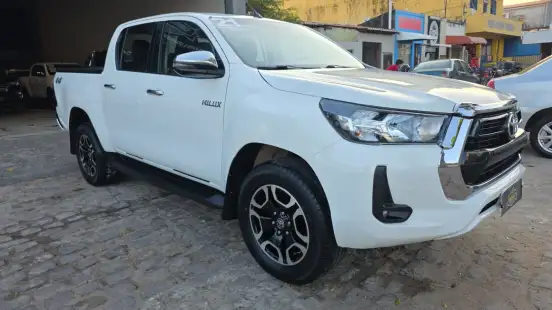 TOYOTA-HILUX-2021