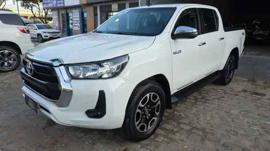 TOYOTA-HILUX-2021