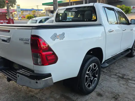 TOYOTA-HILUX-2.8 D-4D TURBO DIESEL CD SRV 4X4 AUTOMÁTICO TOYOTA-HILUX-2021
