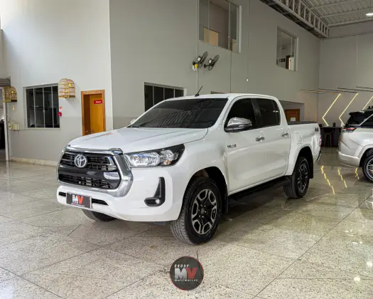TOYOTA HILUX 2.8 D-4D TURBO DIESEL CD SRV 4X4 AUTOMÁTICO