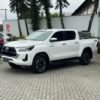 TOYOTA-HILUX-2024