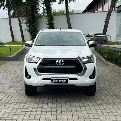 TOYOTA-HILUX-2024