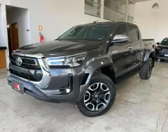 TOYOTA HILUX 2.8 D-4D TURBO DIESEL CD SRX 4X4 AUTOMÁTICO TOYOTA HILUX 2.8 D-4D TURBO DIESEL CD SRX 4X4 AUTOMÁTICO