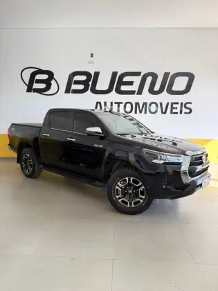 TOYOTA HILUX 2.8 D-4D TURBO DIESEL CD SRX 4X4 AUTOMÁTICO