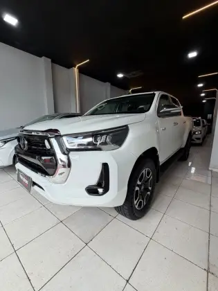 TOYOTA HILUX 2.8 SRX 4X4 CD 16V DIESEL 4P AUTOMÁTICO