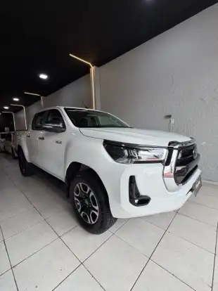 TOYOTA-HILUX-2016