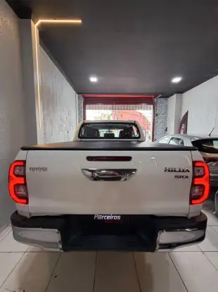 TOYOTA-HILUX-2.8 SRX 4X4 CD 16V DIESEL 4P AUTOMÁTICO TOYOTA-HILUX-2016