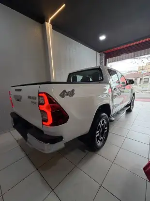 TOYOTA-HILUX-2.8 SRX 4X4 CD 16V DIESEL 4P AUTOMÁTICO TOYOTA-HILUX-2016