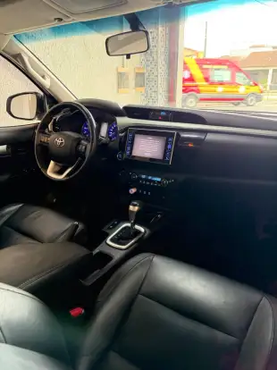 TOYOTA-HILUX-2016