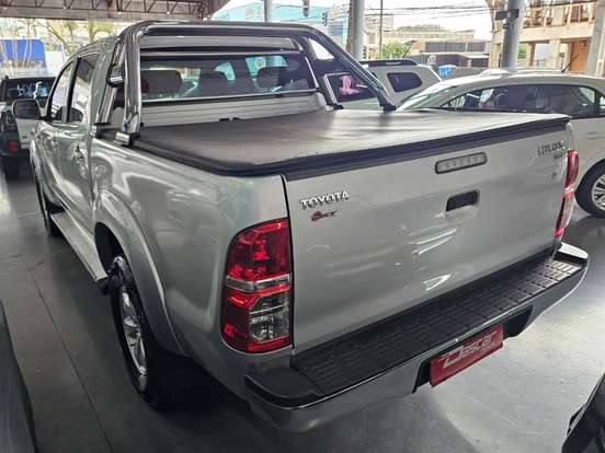TOYOTA-HILUX-2012