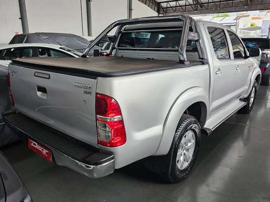 TOYOTA-HILUX-2012