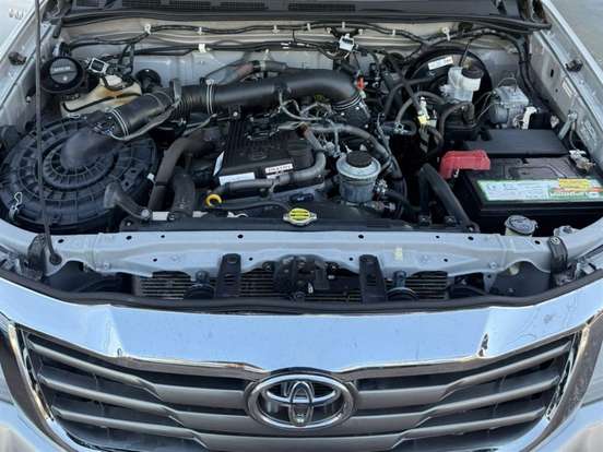 TOYOTA-HILUX-2012