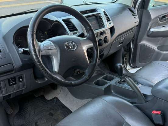 TOYOTA-HILUX-2.7 SR 4X2 CD 16V FLEX 4P AUTOMÁTICO TOYOTA-HILUX-2012