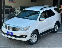 TOYOTA HILUX 2.7 SR 4X2 CD 16V FLEX 4P AUTOMÁTICO TOYOTA HILUX 2.7 SR 4X2 CD 16V FLEX 4P AUTOMÁTICO