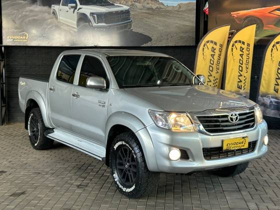 TOYOTA HILUX 2.7 SR 4X2 CD 16V FLEX 4P AUTOMÁTICO