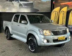 TOYOTA HILUX 2.7 SR 4X2 CD 16V FLEX 4P AUTOMÁTICO TOYOTA HILUX 2.7 SR 4X2 CD 16V FLEX 4P AUTOMÁTICO
