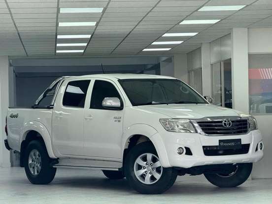 TOYOTA-HILUX-2.7 SRV 4X4 CD 16V FLEX 4P AUTOMÁTICO TOYOTA-HILUX-2015