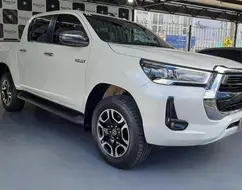 TOYOTA HILUX 2.8 D-4D TURBO DIESEL CD GR-S 4X4 AUTOMÁTICO TOYOTA HILUX 2.8 D-4D TURBO DIESEL CD GR-S 4X4 AUTOMÁTICO