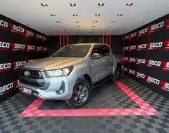 TOYOTA HILUX 2.8 D-4D TURBO DIESEL CD SR 4X4 AUTOMÁTICO TOYOTA HILUX 2.8 D-4D TURBO DIESEL CD SR 4X4 AUTOMÁTICO